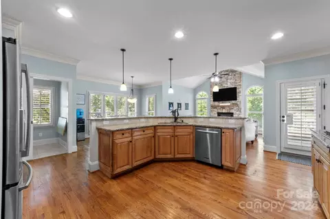 Kitchen - 6314 Fox Chase Dr, Davidson, NC 28036 photo 2 of 4