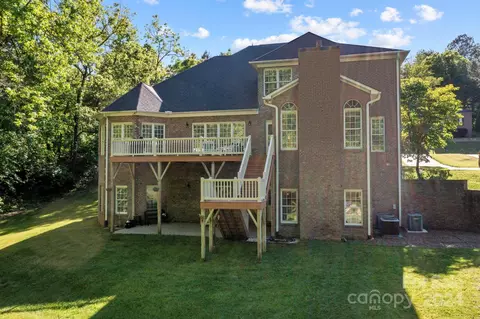 Exterior - 6314 Fox Chase Dr, Davidson, NC 28036 photo 1 of 4