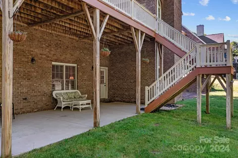 Exterior - 6314 Fox Chase Dr, Davidson, NC 28036 photo 4 of 4