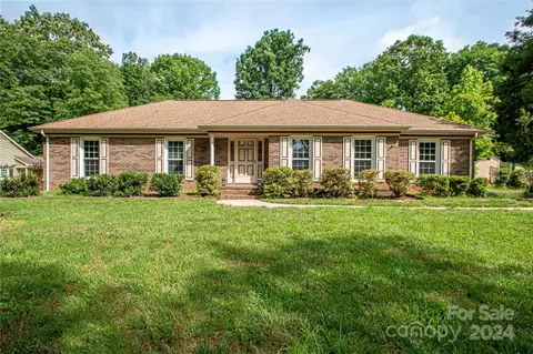 12012 Shandon Cir, Charlotte, NC 28226