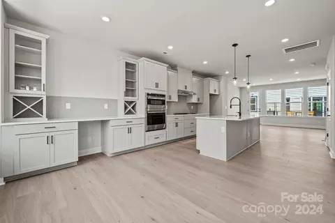 707 Carr Pl, Davidson, NC 28036