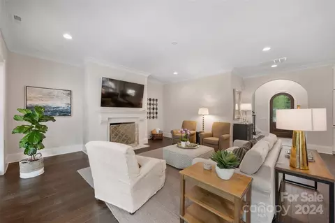 615 Spring St, Davidson, NC 28036 photo 8