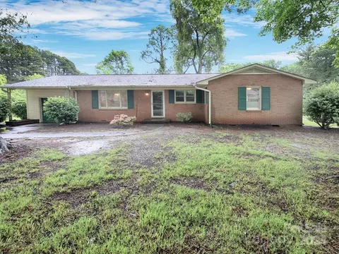 446 Fieldstone Rd, Mooresville, NC 28115