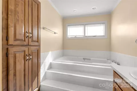 Bath - 1001 Forest Dr, Lancaster, SC 29720 photo 3 of 3