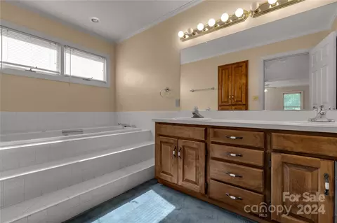 Bath - 1001 Forest Dr, Lancaster, SC 29720 photo 2 of 3