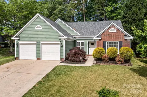 3511 Fernmoss Ct, Charlotte, NC 28269