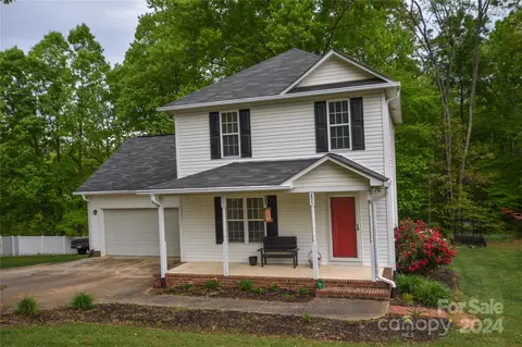 405 Brookfield Dr, Statesville, NC 28625