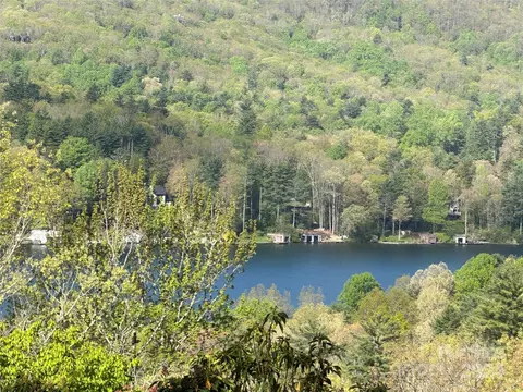 30 Hawk Mountain Road #30, Lake Toxaway, NC 28747