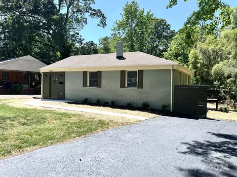 2638 Columbus Cir, Charlotte, NC 28208