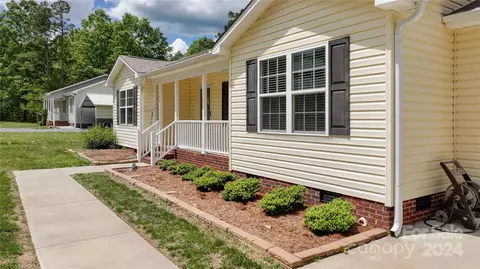 189 Floyd St, Denton, NC 27239 photo 5