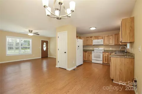 189 Floyd St, Denton, NC 27239 photo 11