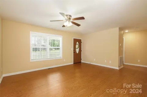 189 Floyd St, Denton, NC 27239 photo 9