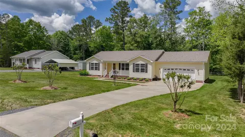 189 Floyd St, Denton, NC 27239 photo 4