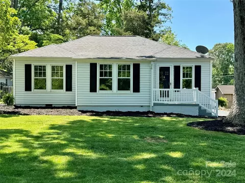 1451 Hickory Ave, Albemarle, NC 28001