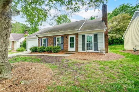 7324 Carrbridge Ln, Charlotte, NC 28226