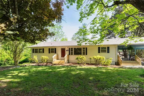 108 Circle Dr, Hendersonville, NC 28739