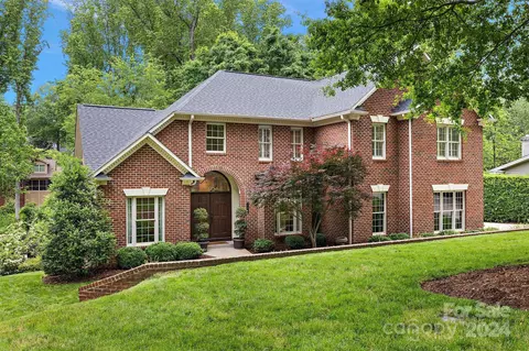 738 8th Street Nw Dr NW, Hickory, NC 28601