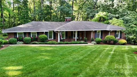 1154 Timberlane Dr, Lincolnton, NC 28092
