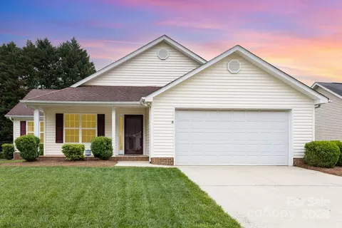6112 Country Walk Dr, Charlotte, NC 28212
