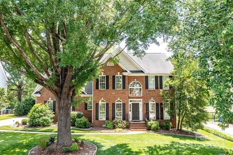 7334 Kidwelly Ln, Matthews, NC 28104