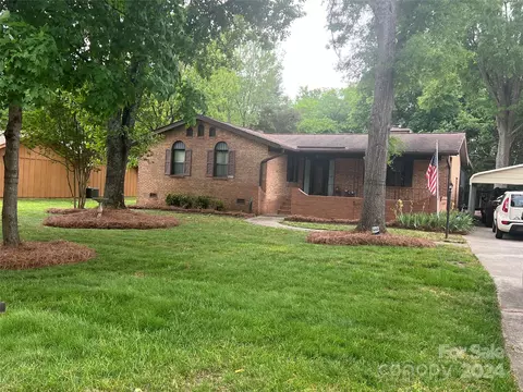 12000 Merriweather Dr, Charlotte, NC 28273