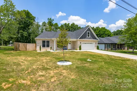 601 Gray Dr, Charlotte, NC 28213