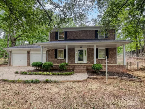 623 Redbird Ln, Gastonia, NC 28056