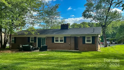 206 Newland Nw Pl NW, Lenoir, NC 28645