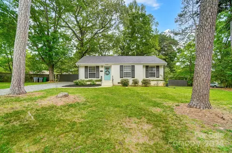 1313 Weststone Dr, Charlotte, NC 28208