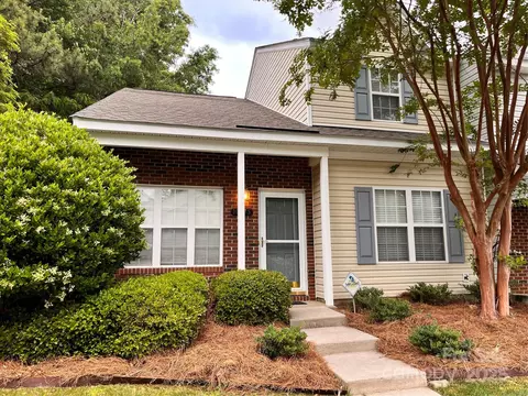 10875 Holly Ridge Blvd, Charlotte, NC 28216