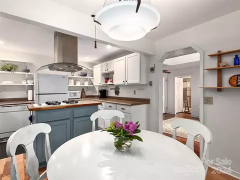 Kitchen - 20 Morrison Ln, Saluda, NC 28773 photo 1 of 3