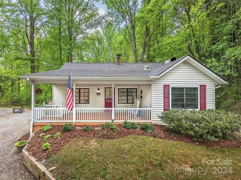 20 Morrison Ln, Saluda, NC 28773