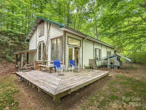 Exterior - 20 Morrison Ln, Saluda, NC 28773 photo 7 of 9