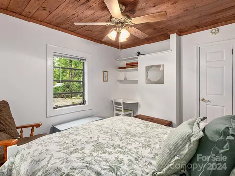 Bedroom - 20 Morrison Ln, Saluda, NC 28773 photo 2 of 3