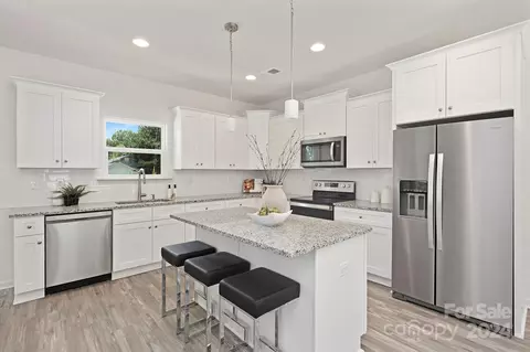6324 Linda Vista Ln, Charlotte, NC 28216