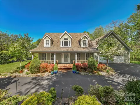157 Presidential Dr, Waynesville, NC 28786