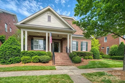 121 Ft William Ave, Belmont, NC 28012