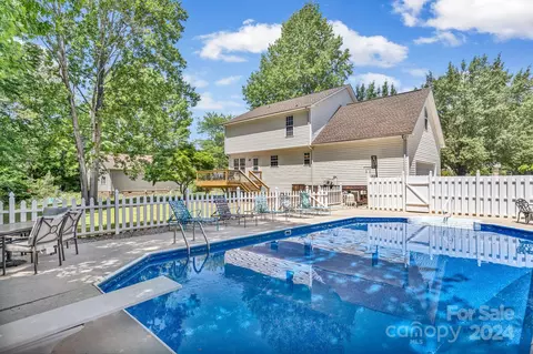 3356 Mooring Pl, Sherrills Ford, NC 28673