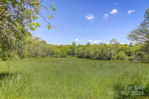 141 Livingston Rd, Fletcher, NC 28732