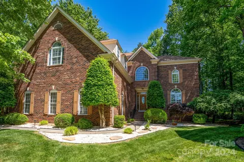 14900 Long Bow Ln, Huntersville, NC 28078