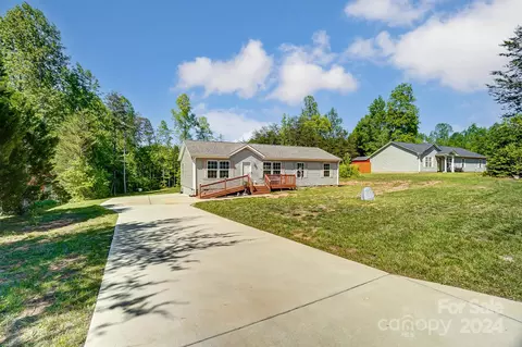 169 Ridge Creek Dr, Troutman, NC 28166
