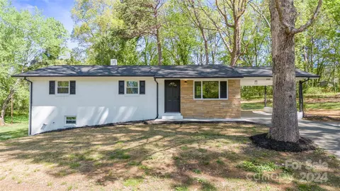 2907 39th Ave, Hickory, NC 28601