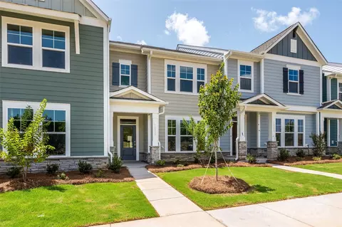 10033 Mamillion Dr, Huntersville, NC 28078