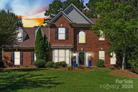 10701 Pomerane Pl, Charlotte, NC 28277