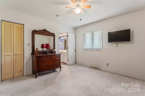 Bedroom - 5625 Bringle Ferry Rd, Salisbury, NC 28146 photo 7 of 8