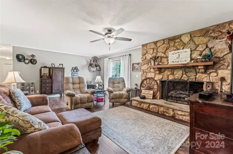 Living - 5625 Bringle Ferry Rd, Salisbury, NC 28146 photo 2 of 2
