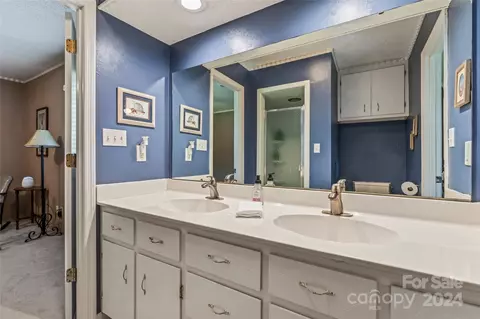 Bath - 5625 Bringle Ferry Rd, Salisbury, NC 28146 photo 4 of 4