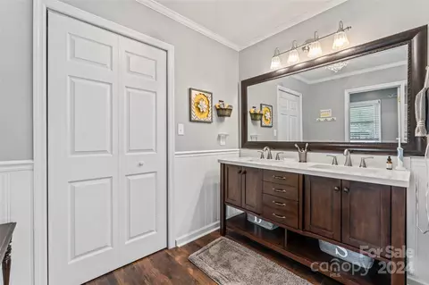 Bath - 5625 Bringle Ferry Rd, Salisbury, NC 28146 photo 1 of 4