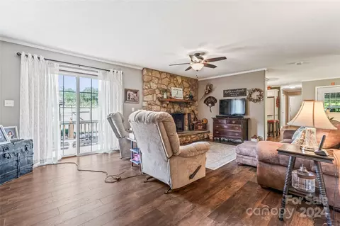 Living - 5625 Bringle Ferry Rd, Salisbury, NC 28146 photo 1 of 2