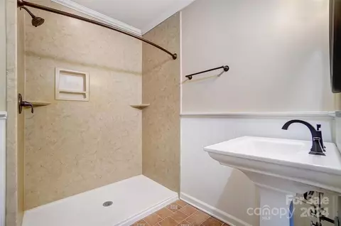 Bath - 6902 Honey Bee Rd, Monroe, NC 28110 photo 4 of 5